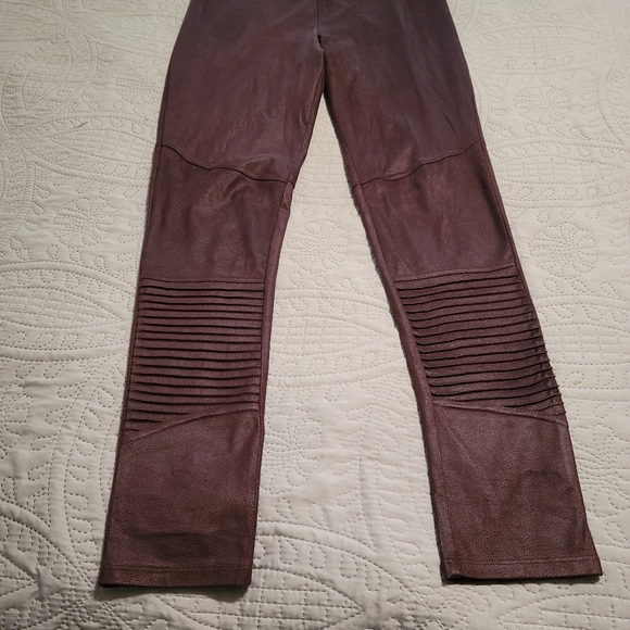 Super Soft leather feel leggings - Picture 1 of 3